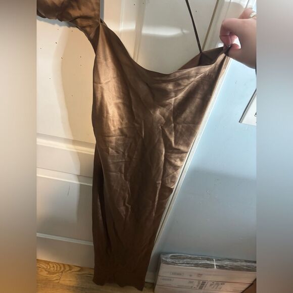 NICHOLAS Raya One Shoulder Asymmetrical Gown in Desert size 2 NWOT - Picture 6 of 10